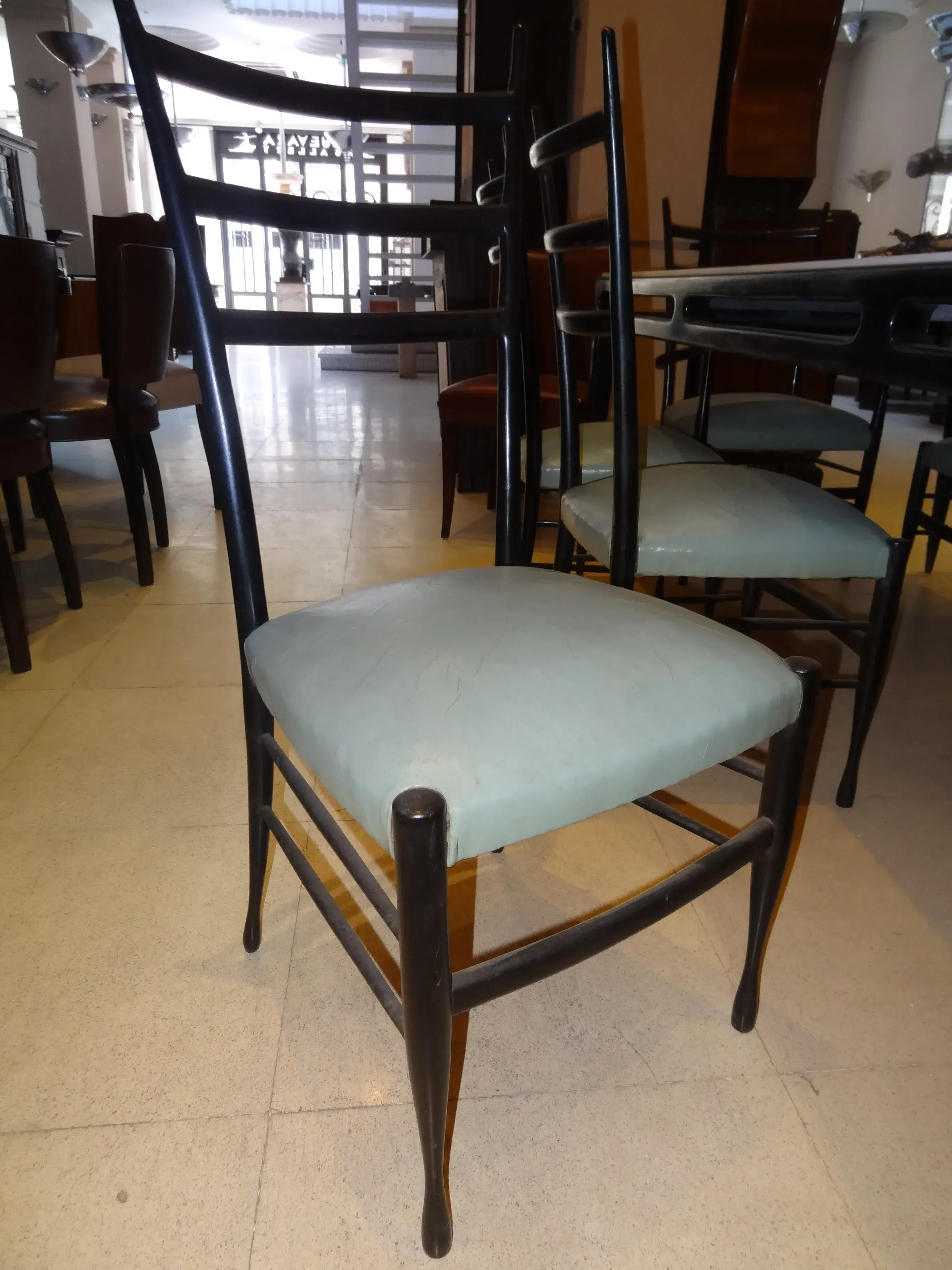 고전 식탁 gio ponti, 세련되고 기능적인 디자인, 8인용